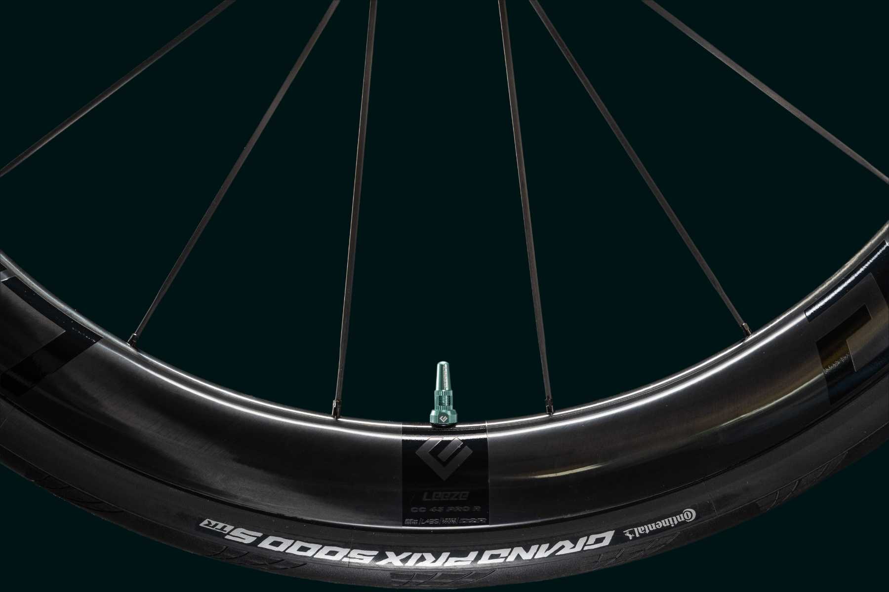 Leeze PRO Laufrad Launch – JKF05110-Bearbeitet_ventil.jpg