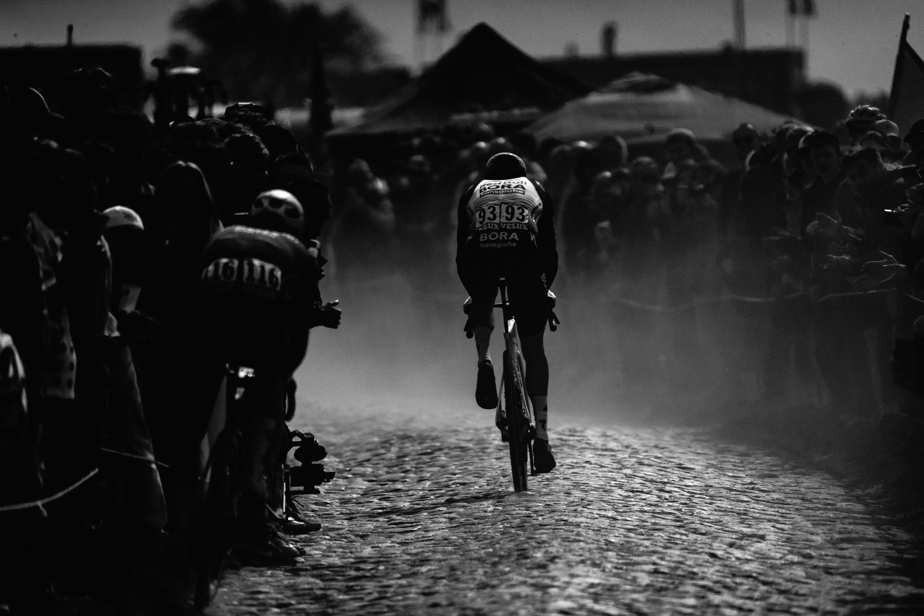 Jordi Meeus on the cobblestones — chapter hero